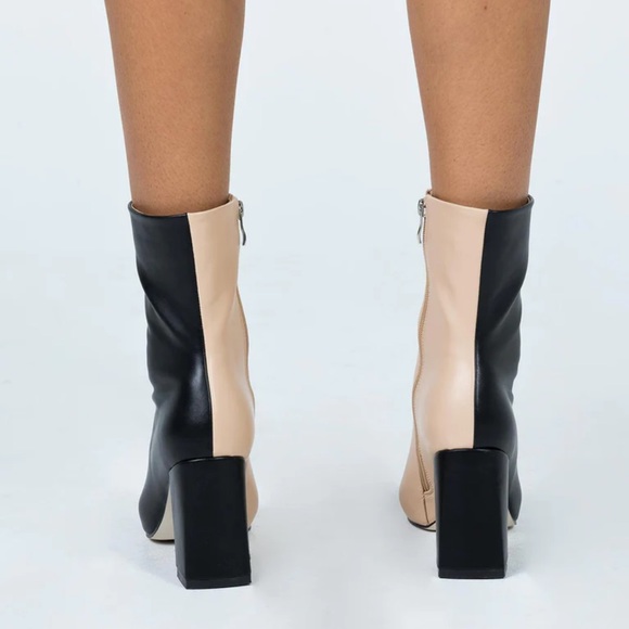 PRINCESS POLLY | Two Sided Story Boots in Black & Cream🖤 - Picture 5 of 13